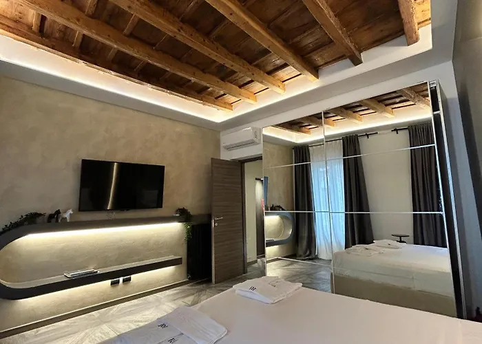 Apartment Davinci Near Duomo